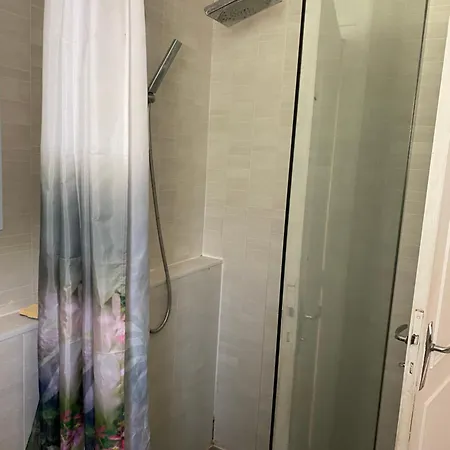 Maison De Ville A 3 Kilometre Du Centre De Cognac , Jacuzzi Privee Et Disponible Sur Place Saint-Brice  Exterior photo