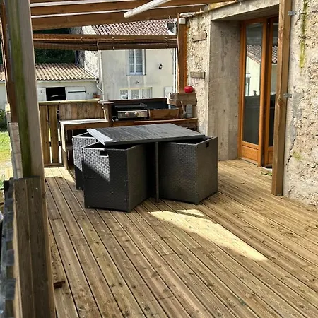 Maison De Ville A 3 Kilometre Du Centre De Cognac , Jacuzzi Privee Et Disponible Sur Place Saint-Brice  Exterior photo