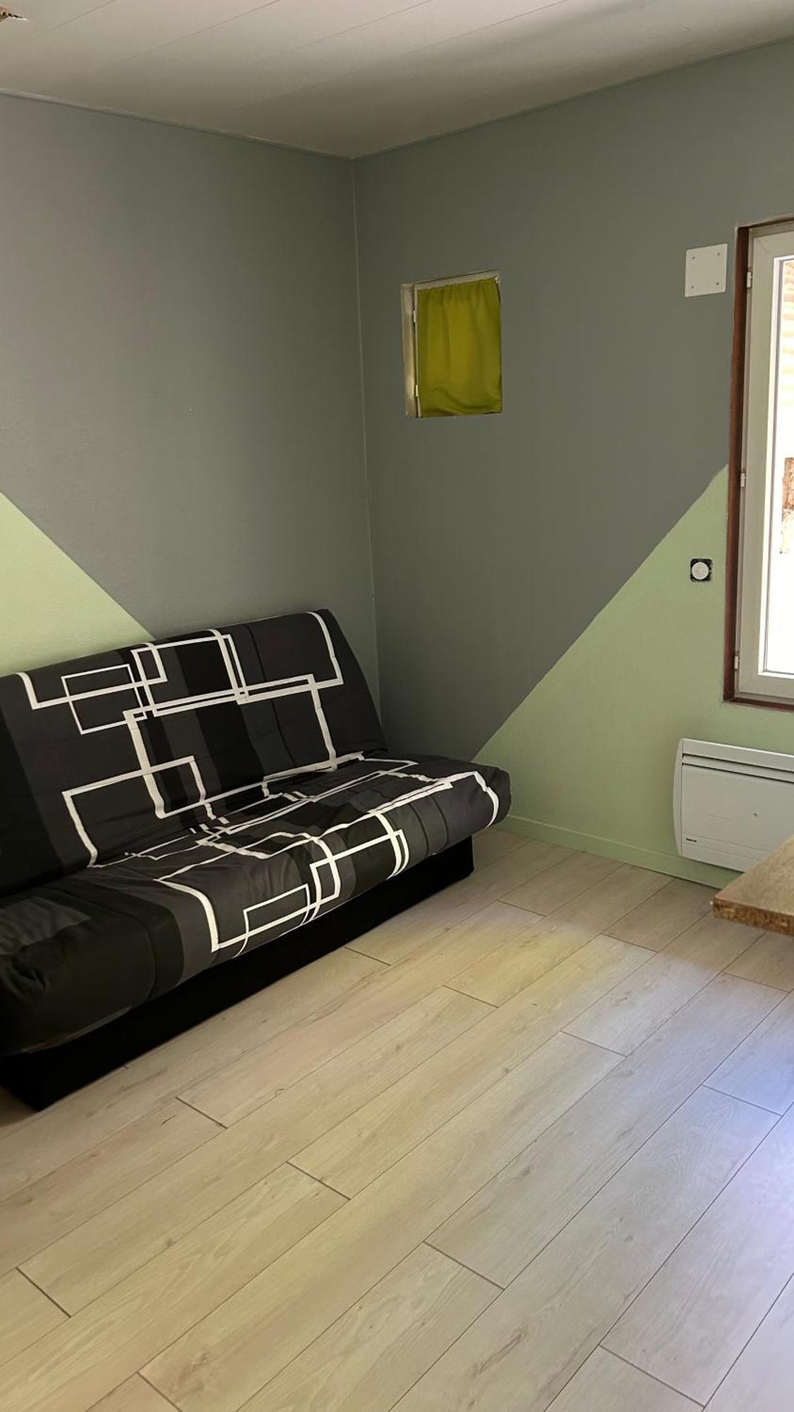 Maison De A 3 Kilometre Du Centre De Cognac , Jacuzzi Privee Et Disponible Sur Place *