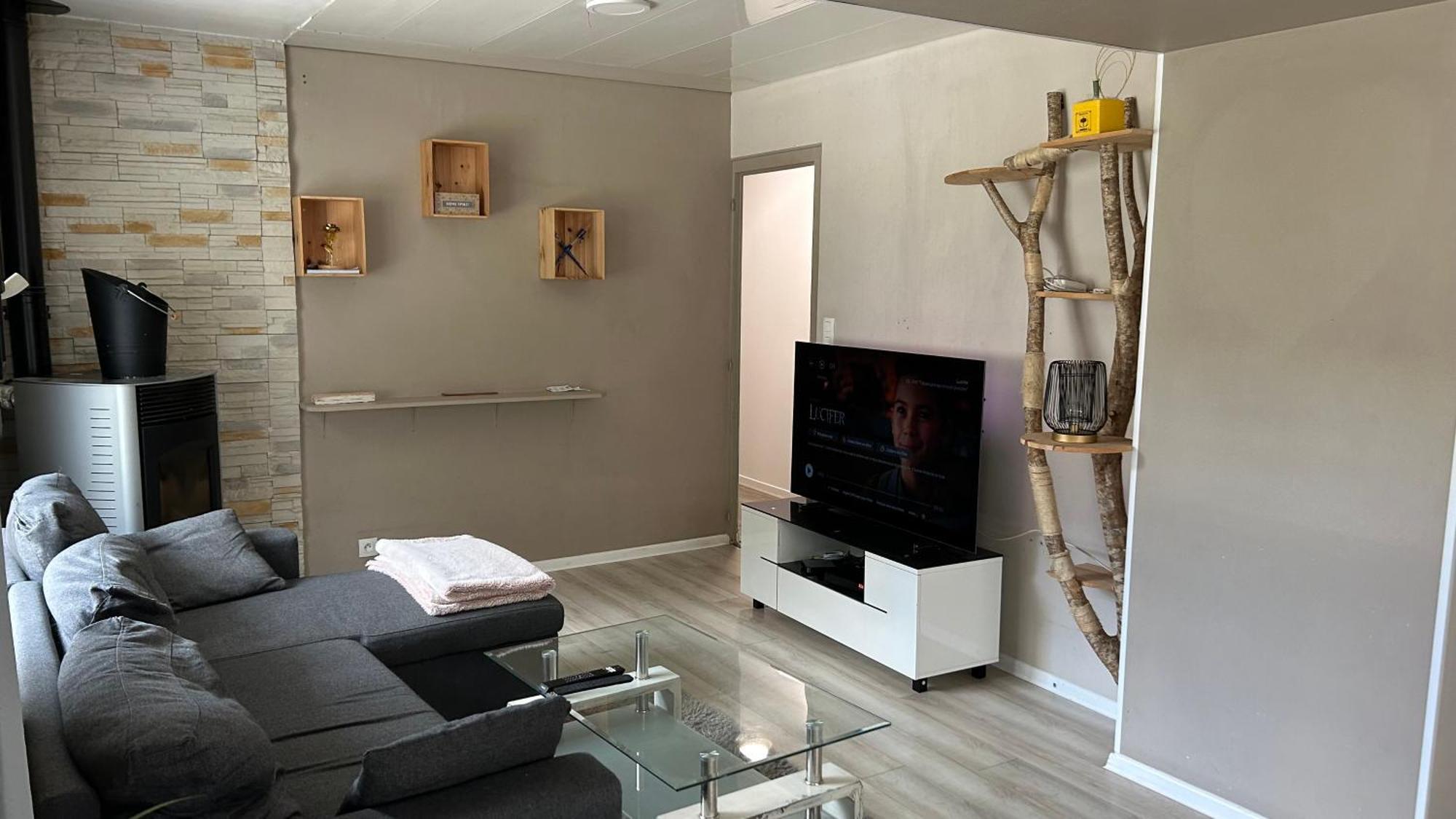 Maison De A 3 Kilometre Du Centre De Cognac , Jacuzzi Privee Et Disponible Sur Place *
