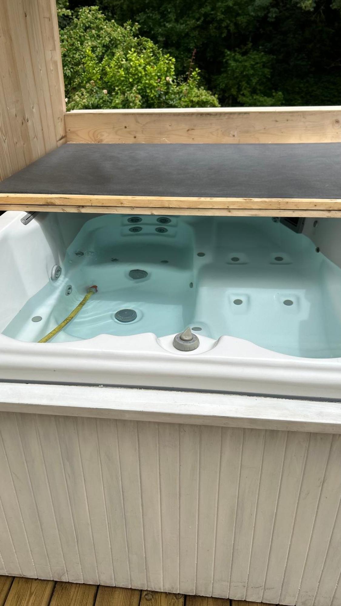 Maison De A 3 Kilometre Du Centre De Cognac , Jacuzzi Privee Et Disponible Sur Place Apartment *